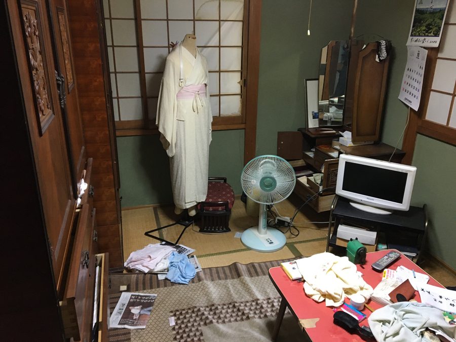 作業前の2階和室（鏡台のある部屋）