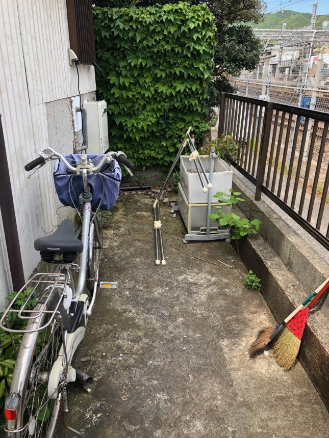 神戸市須磨区で、お部屋と外回りをまとめてお片付け