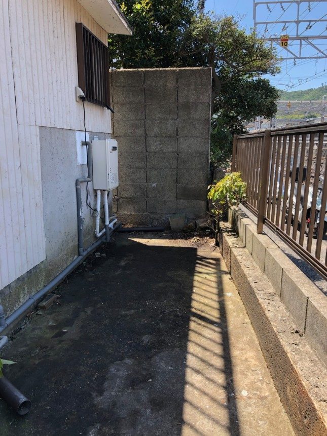 神戸市須磨区で、お部屋と外回りをまとめてお片付け