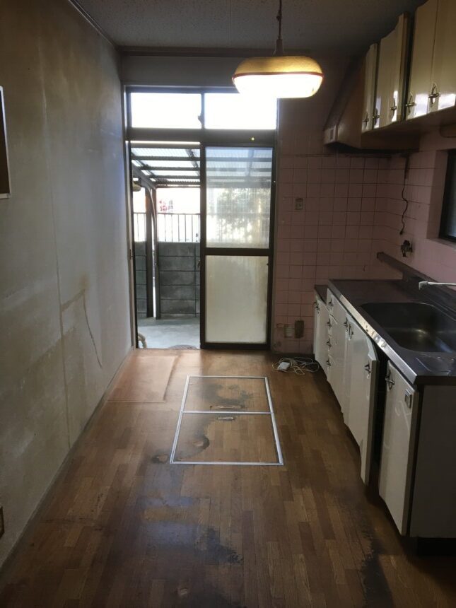 宝塚市のご実家。先に少し整理していただけると、お値引きできます