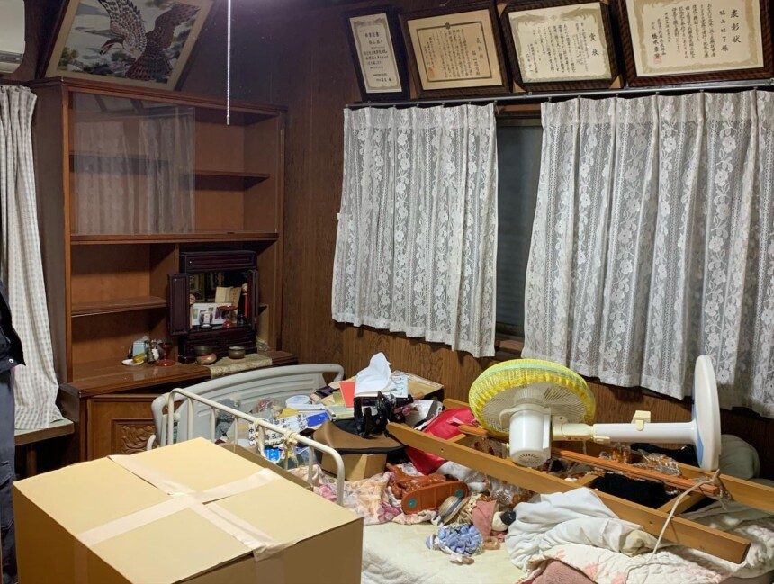 宝塚市の空き家。売買が決まってから、急いで空にしました
