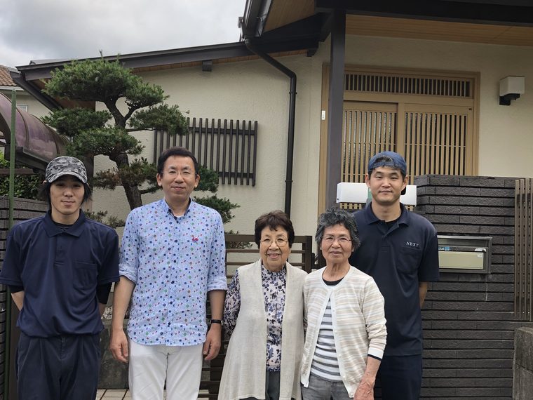 作業を終えて、ご依頼者様のご家族と