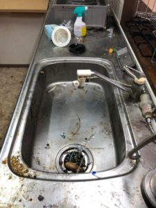 シンク掃除前